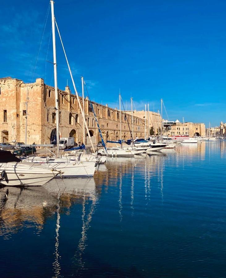 New & Unique Apartment - A 5 Minutes Ferry To Capital City Of Valletta Senglea Eksteriør billede
