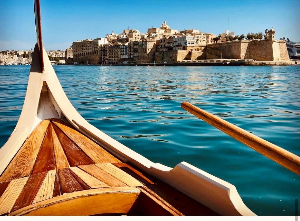 New & Unique Apartment - A 5 Minutes Ferry To Capital City Of Valletta Senglea Eksteriør billede
